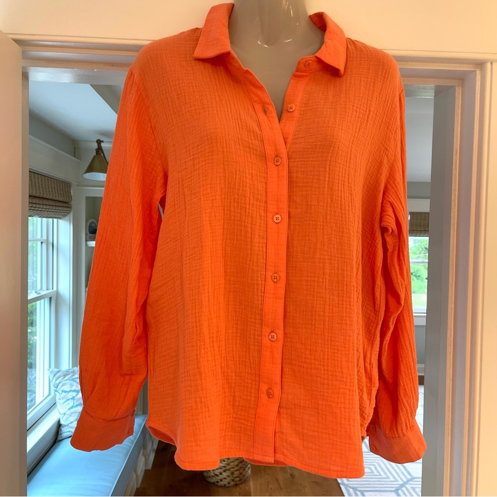 SPLENDID Button down Shirt Size Medium 100% Cotton Coral Color Soft feel NWT